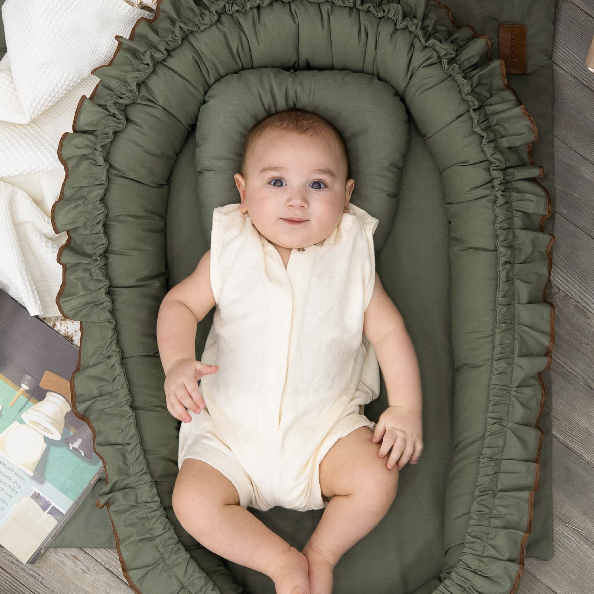 Babynest Morremix Ruffle Series - dunkelgrün
